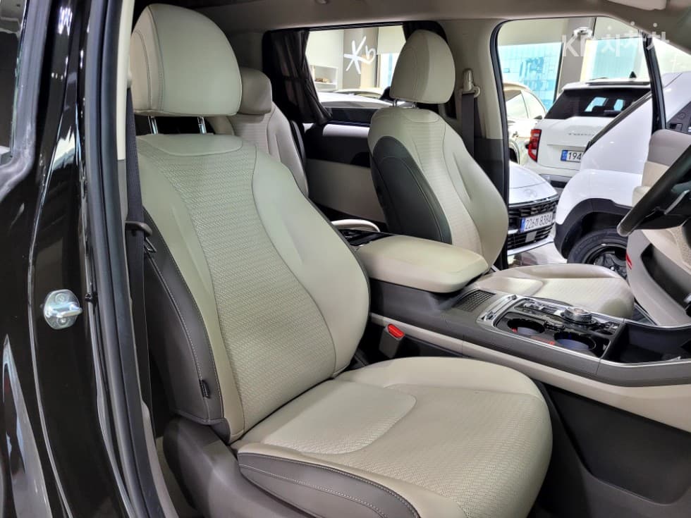 Киа The New (фейслифт) Канивал 4-то поколениеВисок Лимузин (Канивал) D2.2 9-местен Signature - 22