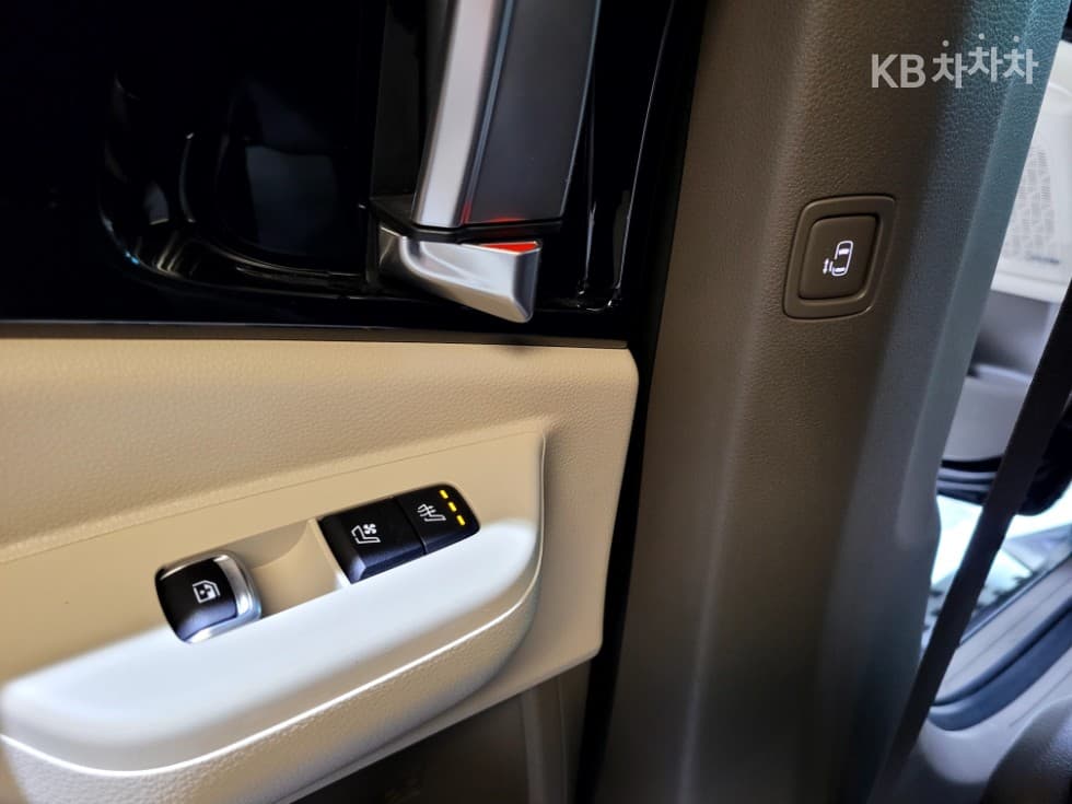 Киа The New (фейслифт) Канивал 4-то поколениеВисок Лимузин (Канивал) D2.2 9-местен Signature - 25