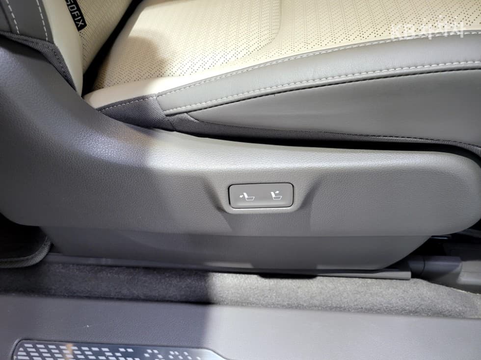 Киа The New (фейслифт) Канивал 4-то поколениеВисок Лимузин (Канивал) D2.2 9-местен Signature - 29