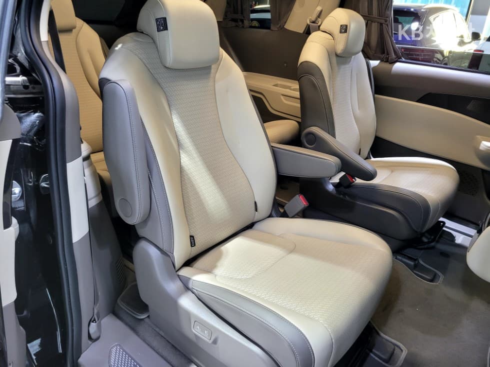 Киа The New (фейслифт) Канивал 4-то поколениеВисок Лимузин (Канивал) D2.2 9-местен Signature - 30