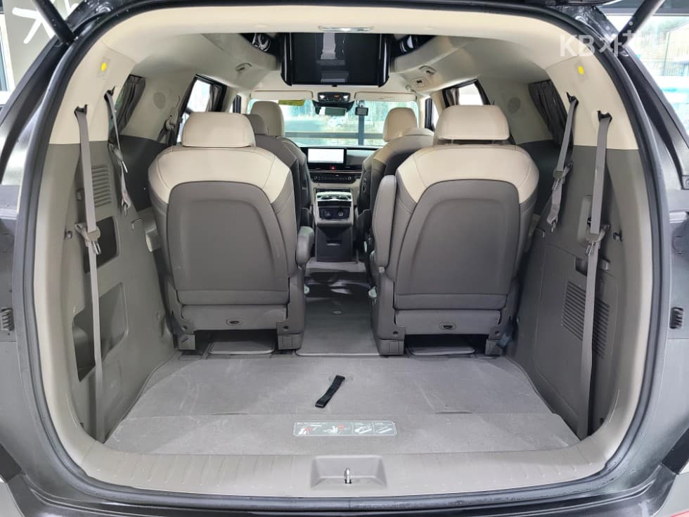 Киа The New (фейслифт) Канивал 4-то поколениеВисок Лимузин (Канивал) D2.2 9-местен Signature - 31