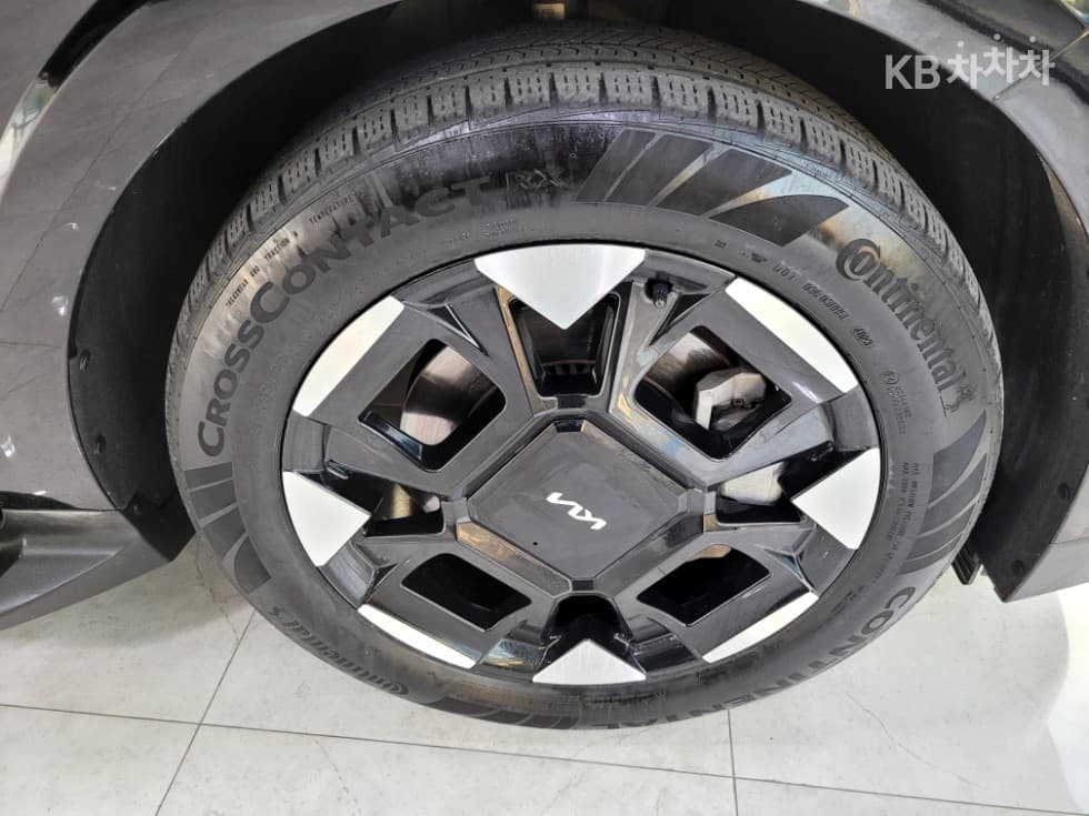 Киа The New (фейслифт) Канивал 4-то поколениеВисок Лимузин (Канивал) D2.2 9-местен Signature - 32