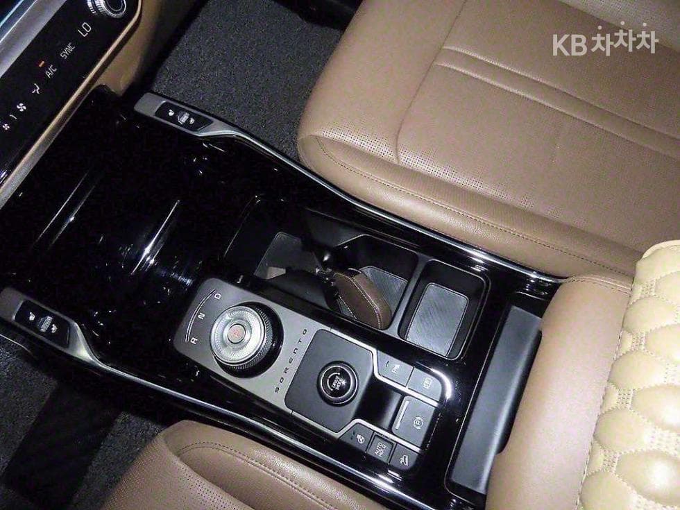 Киа The New (фейслифт) Sorento Хибрид MQ41.6T HEV 2WD Signature - 12