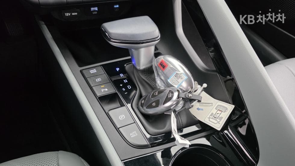 Хюндай The New (фейслифт) Avante (Elantra) Хибрид (CN7)1.6 HEV Modern - 18