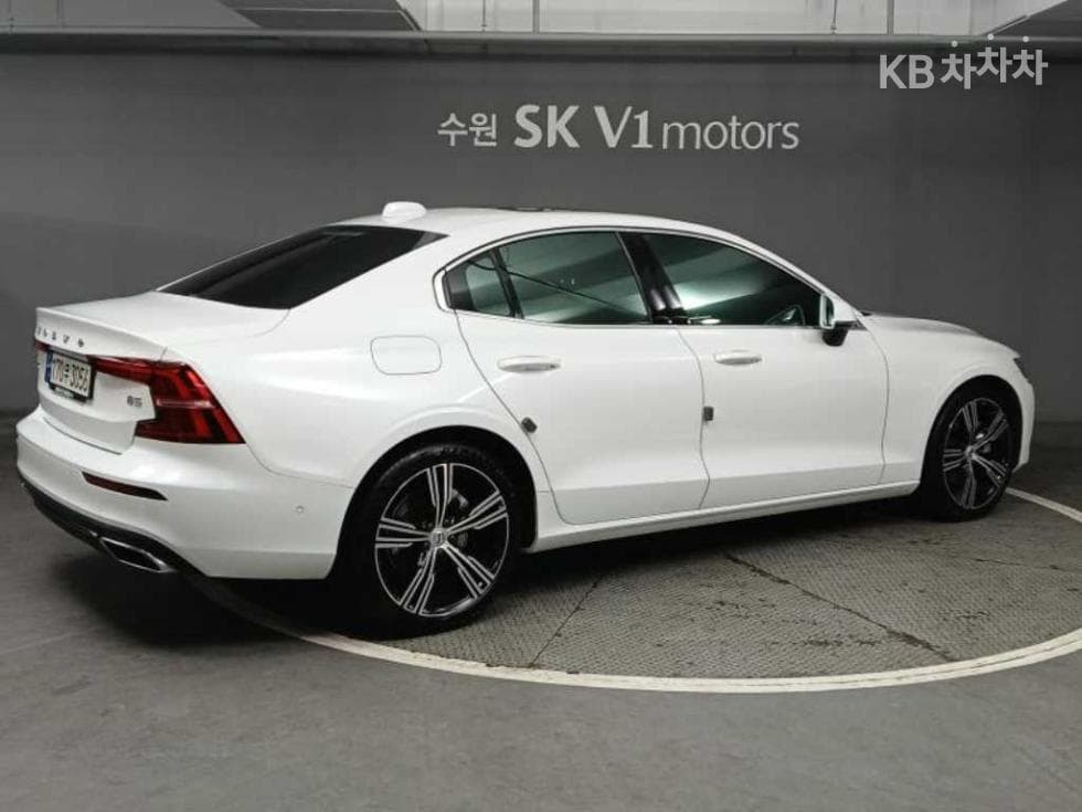 Volvo S60 3rd Gen2.0 B5 Inscription - 3