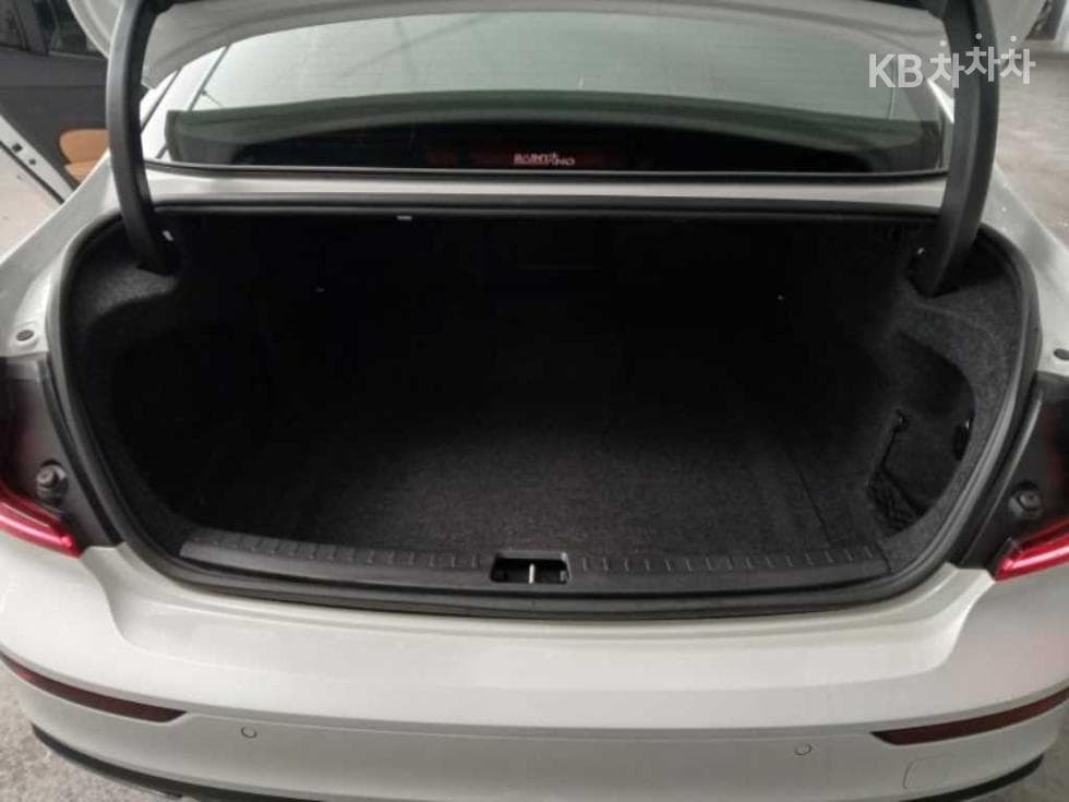 Volvo S60 3rd Gen2.0 B5 Inscription - 18