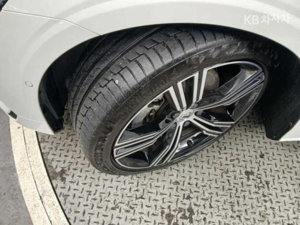 Volvo S60 3rd Gen2.0 B5 Inscription - 20