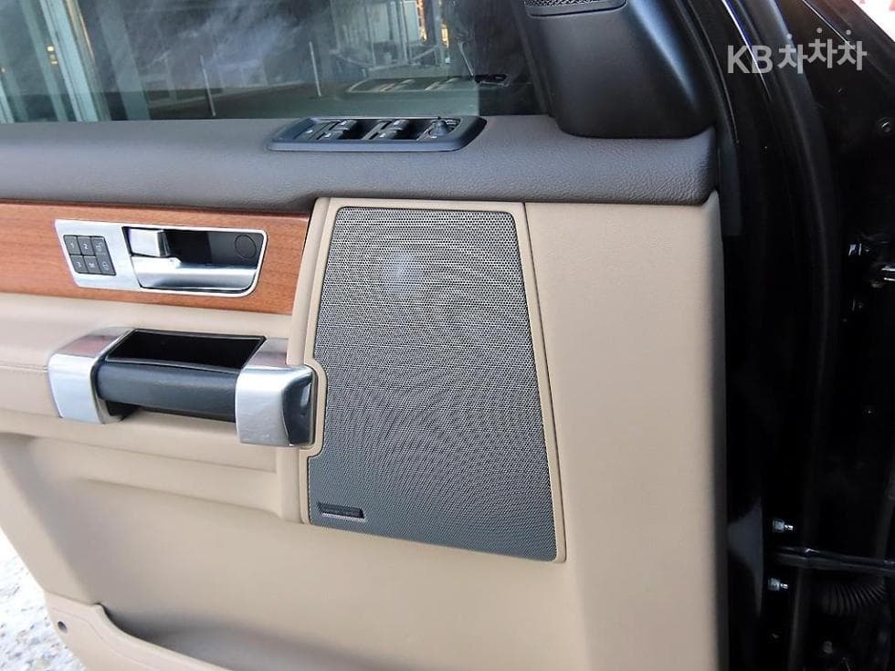 Land Rover 디스커버리43.0 SDV6 SE - 11