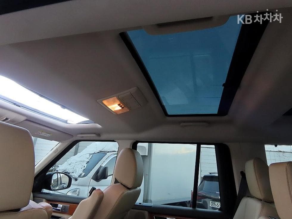 Land Rover 디스커버리43.0 SDV6 SE - 17