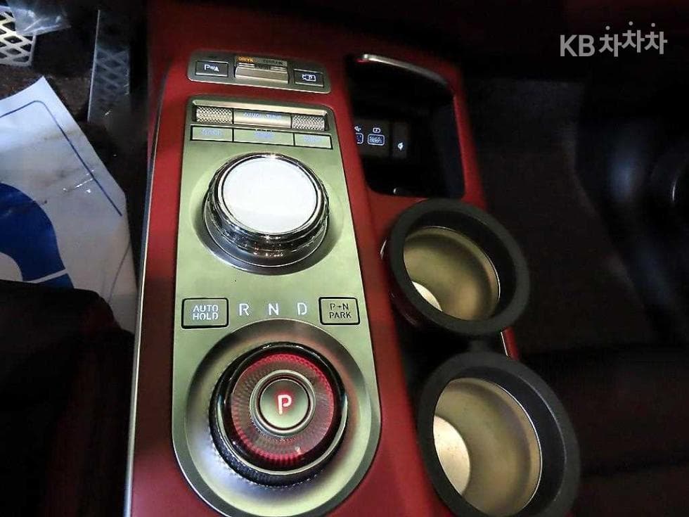 Genesis GV70Gasoline 2.5T AWD - 12