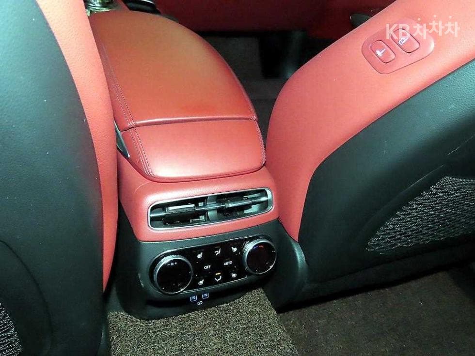 Genesis GV70Gasoline 2.5T AWD - 14