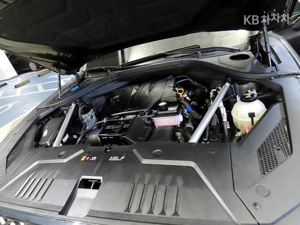 Genesis GV70Gasoline 2.5T AWD - 19