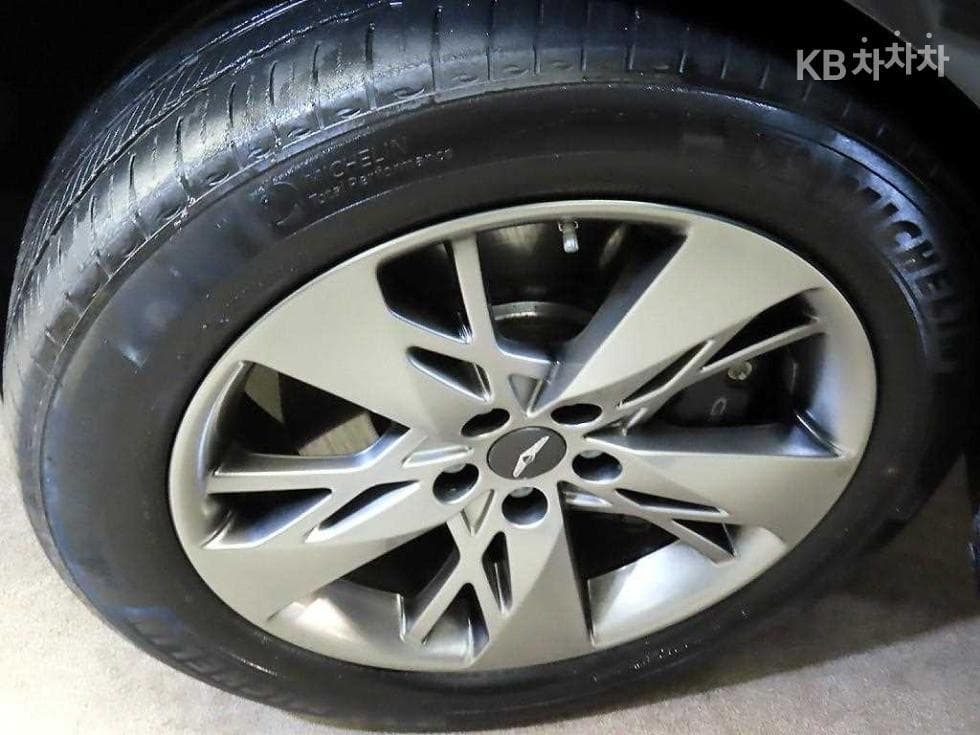 Genesis GV70Gasoline 2.5T AWD - 20