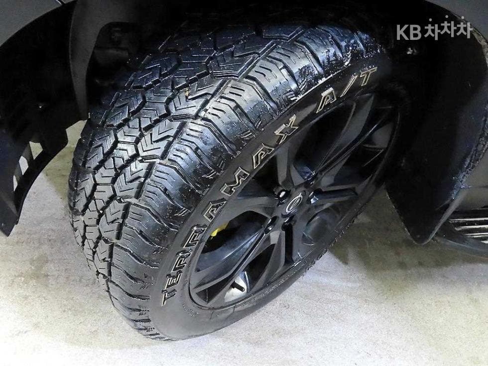 KG Mobility All New Rexton2.2 4WD 더 블랙 - 20
