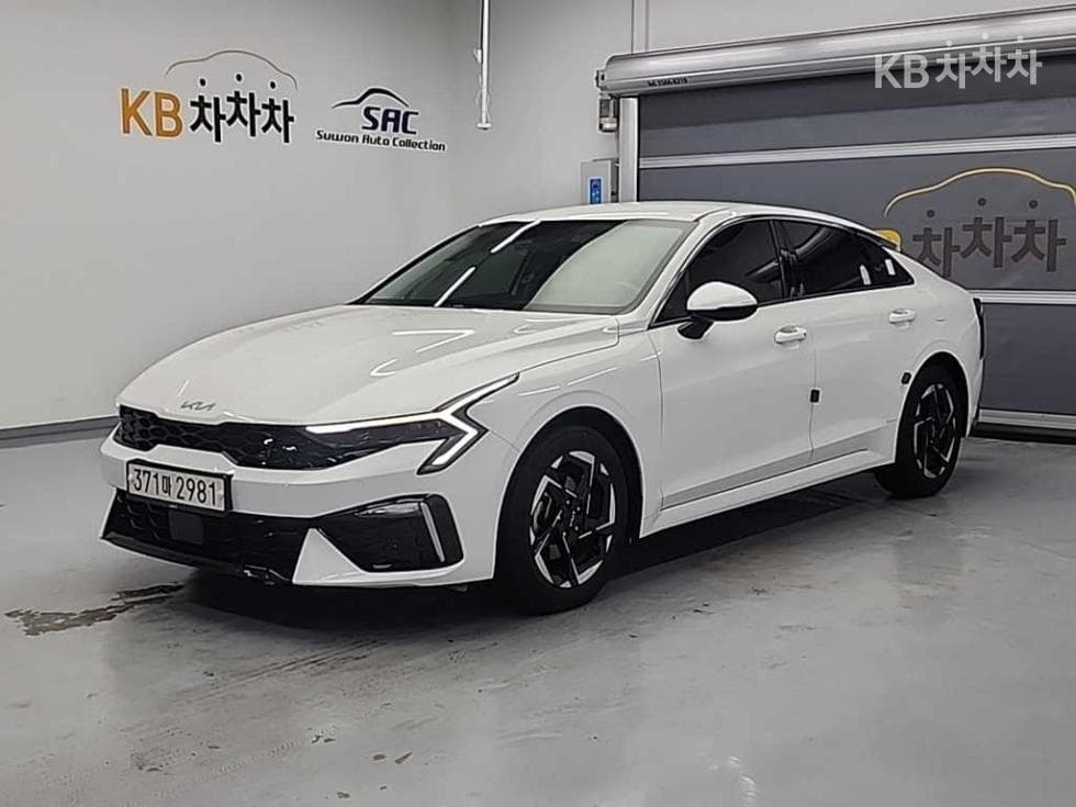 Киа The New (фейслифт) K5 3-토 поколение 2.0 Бензин Престиж - Image 1