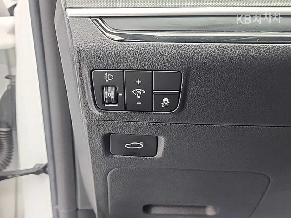 Киа The New (фейслифт) K5 3-토 поколение2.0 Бензин Престиж - 17