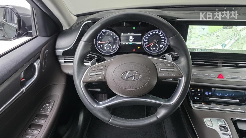 Хюндай The New (фейслифт) Grandeur (Azera)2.5 Exclusive - 12