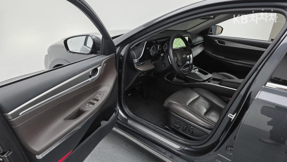 Хюндай The New (фейслифт) Grandeur (Azera)2.5 Exclusive - 14