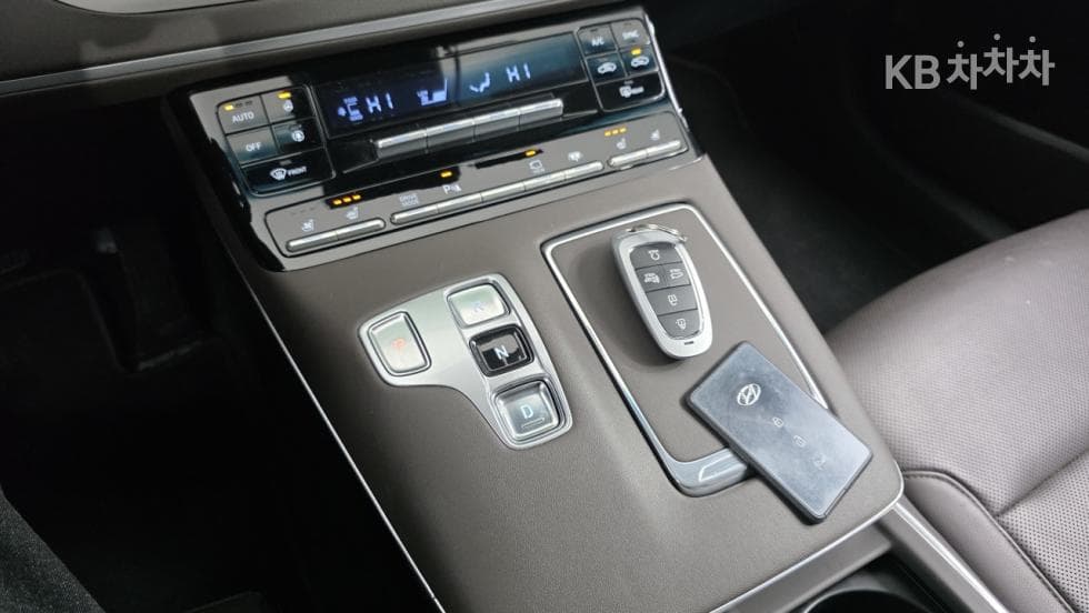 Хюндай The New (фейслифт) Grandeur (Azera)2.5 Exclusive - 20