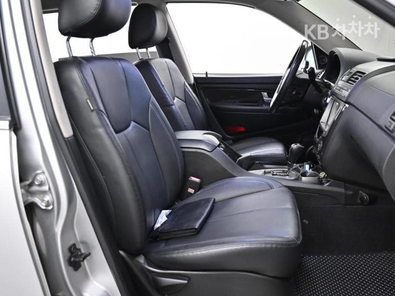 КейДжи Мобилити RextonW5-местен 4x4 Noblesse - 10