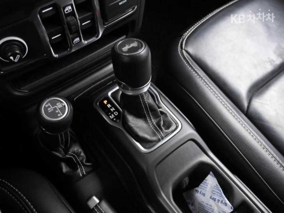 지프 랭글러 (JL)2.0 오버랜드 4도어 파워Товарна надстройка Стандартен - 9