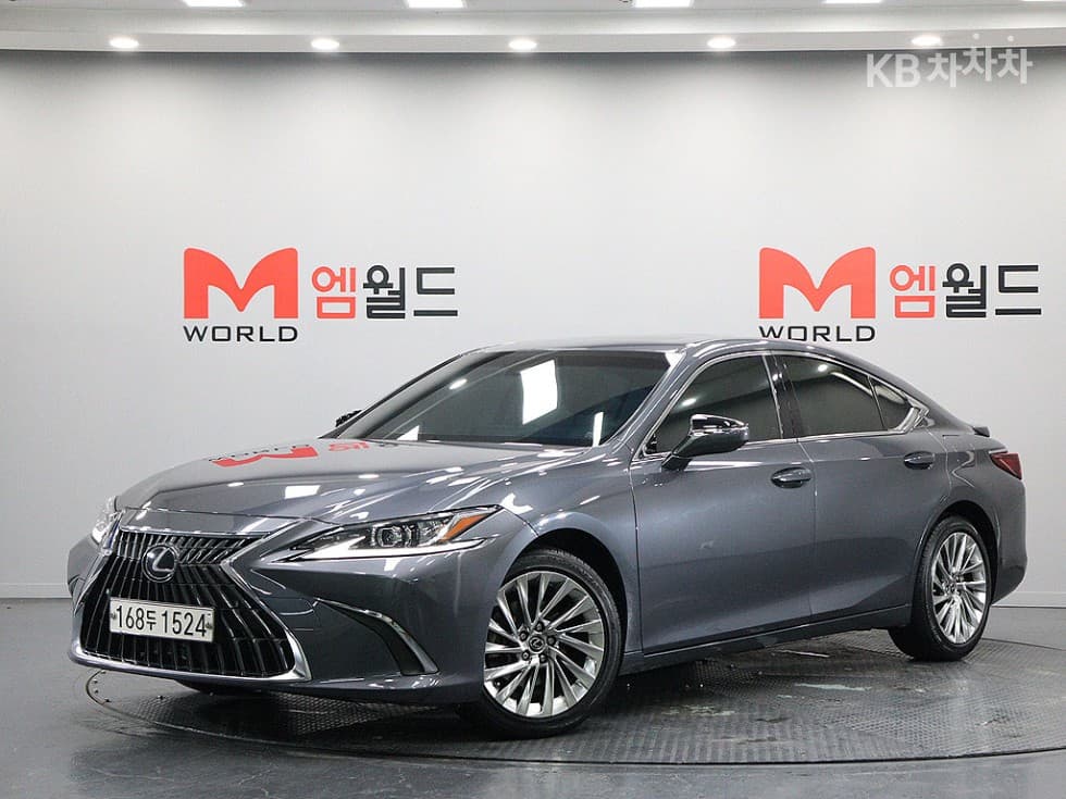Lexus Нов 제너Рей (ван)션 ES 300h Luxury+ - Image 1