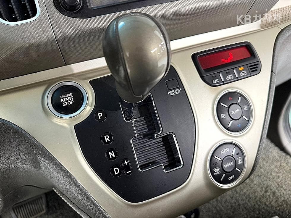 Kia Ray (van)1.0 Gasoline Prestige - 13