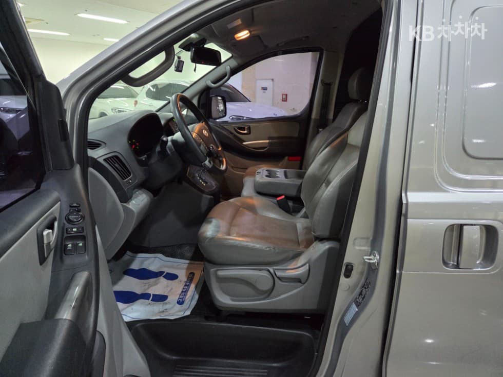 Хюндай Гранд Старекс3Местен승 Ван CVX Лукс - 6