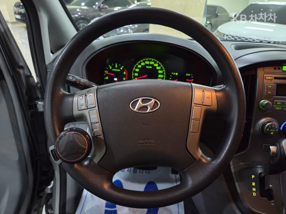 Хюндай Гранд Старекс3Местен승 Ван CVX Лукс - 10