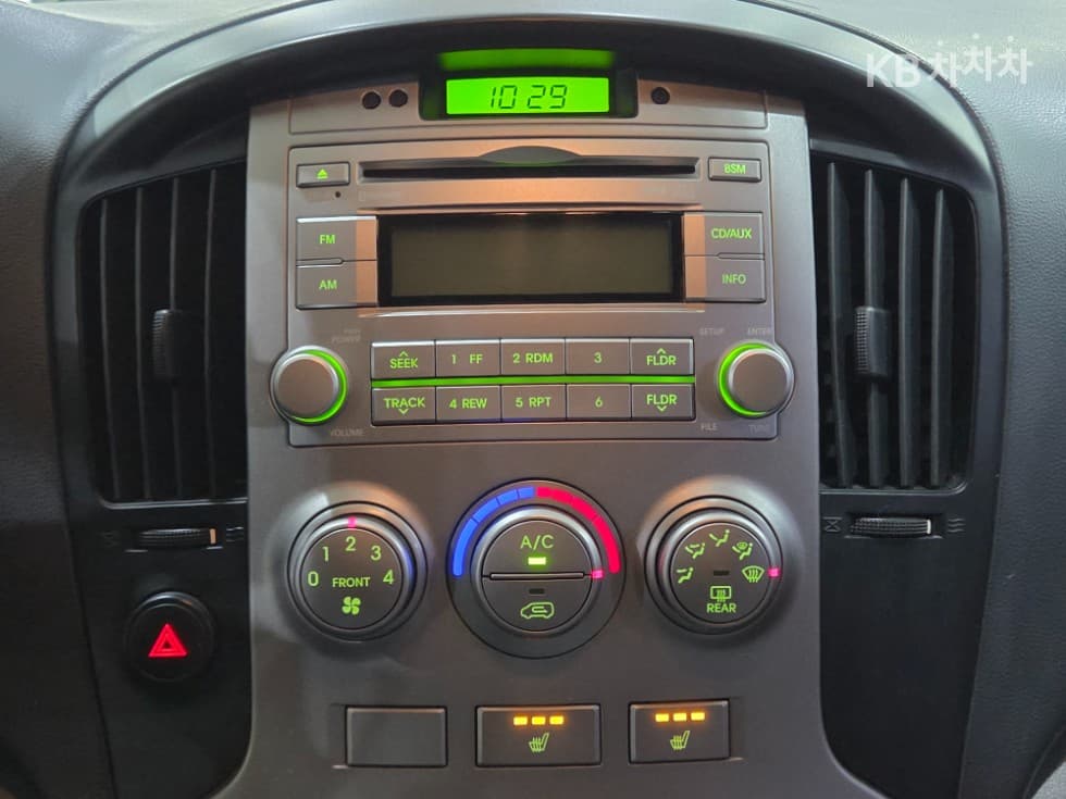 Хюндай Гранд Старекс3Местен승 Ван CVX Лукс - 12