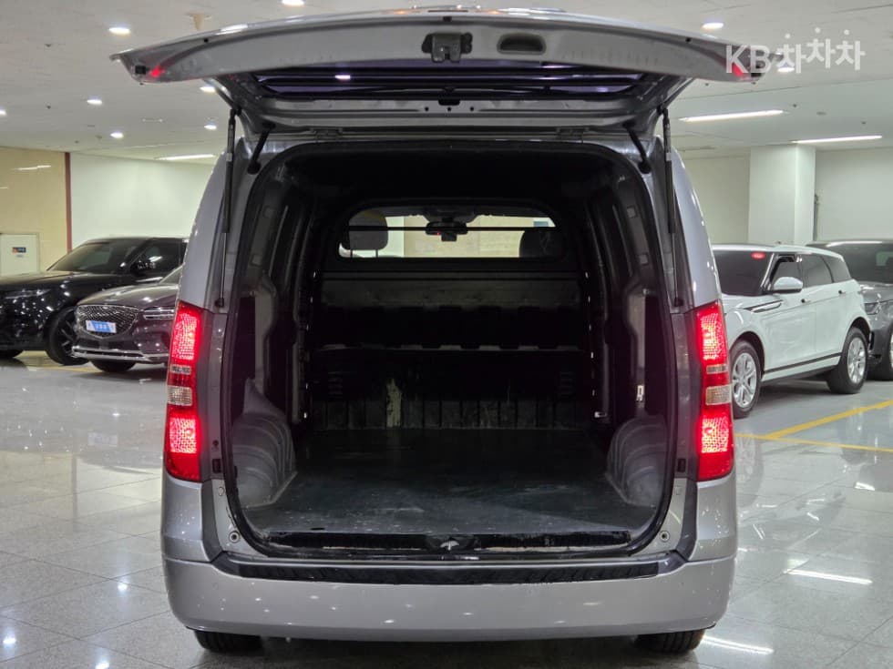 Хюндай Гранд Старекс3Местен승 Ван CVX Лукс - 19