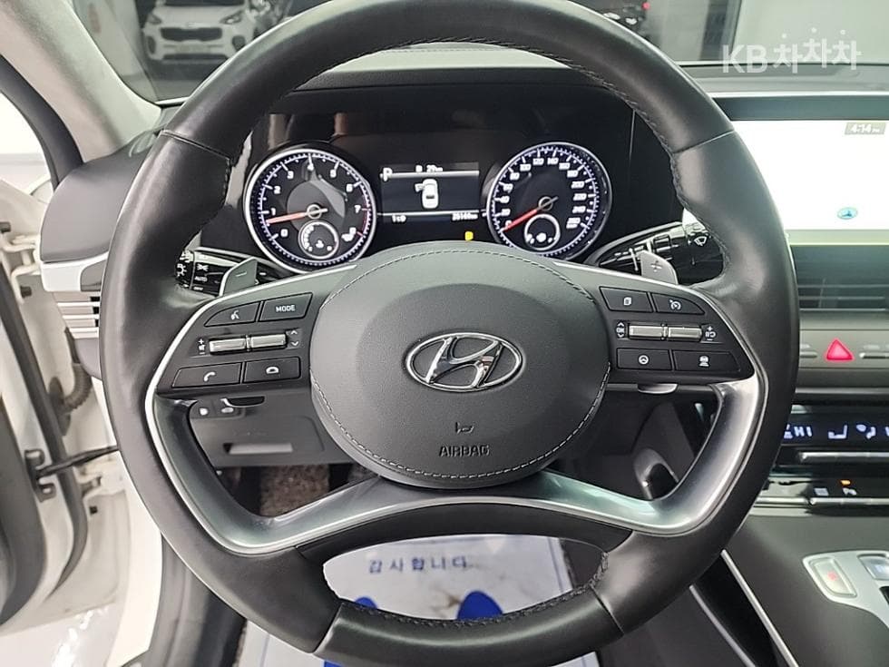 Hyundai The New (facelift) Grandeur (Azera)2.5 Exclusive - 9