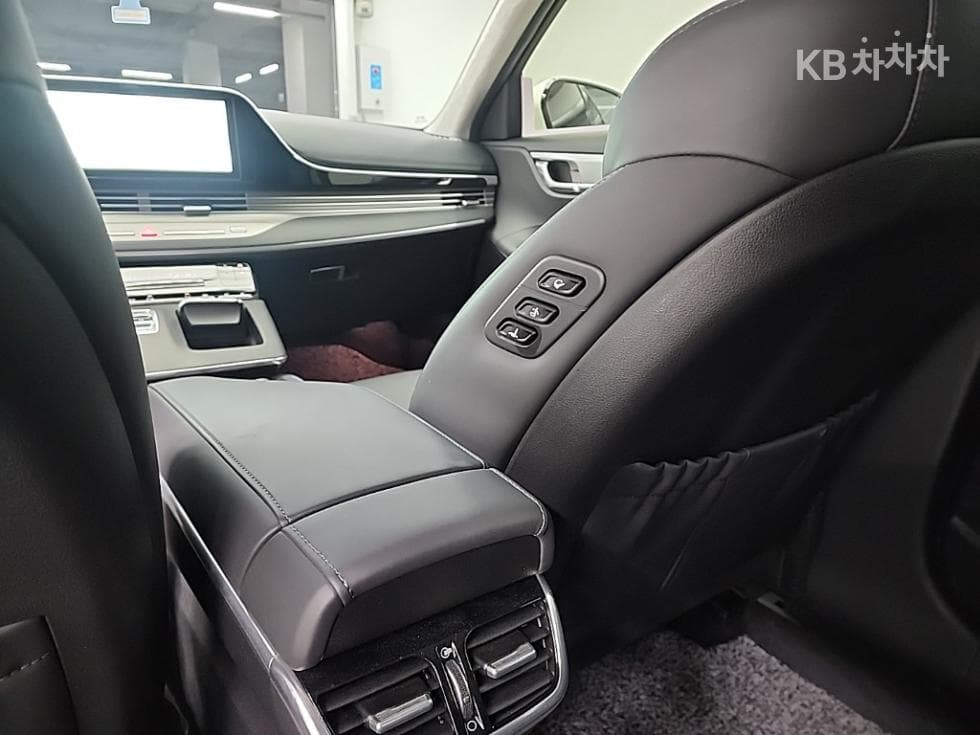 Hyundai The New (facelift) Grandeur (Azera)2.5 Exclusive - 13