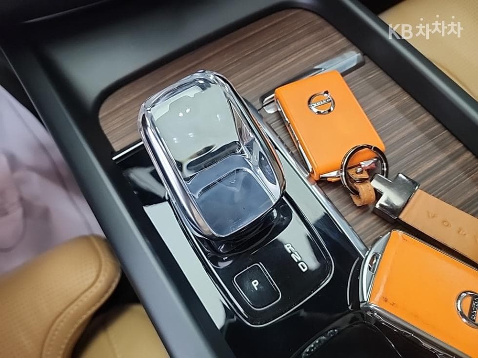 Volvo XC60 Второ поколениеB5 Inscription - 8