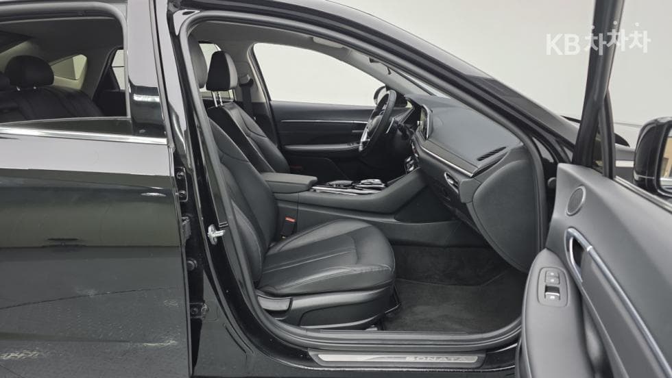 Хюндай Соната (DN8)2.0 Premium Plus - 18