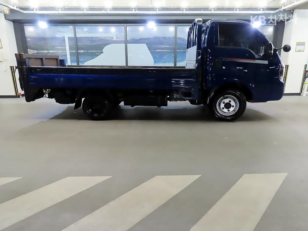 Киа The New (фейслифт) Бонго 3 (лек)파워게이트 1.2Тон 수직형(2단) Королевска кабина Удължено междуосие GL - 3