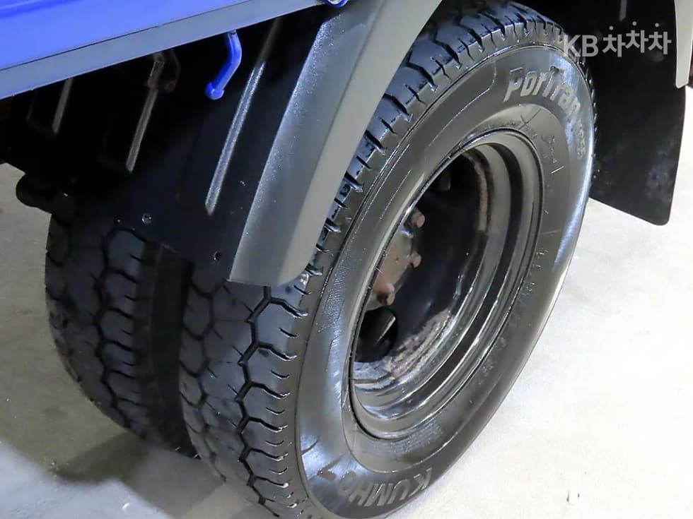 Киа The New (фейслифт) Бонго 3 (лек)파워게이트 1.2Тон 수직형(2단) Королевска кабина Удължено междуосие GL - 18