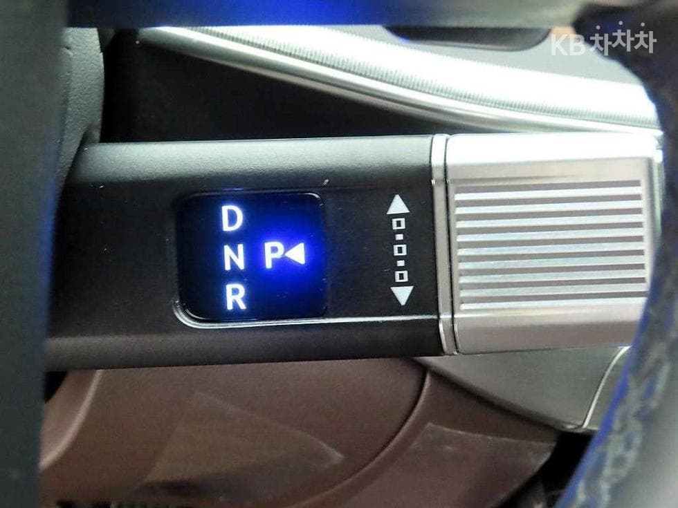 Хюндай Ди Всеново Grandeur (Azera) Хибрид1.6 Турбо Бензин Exclusive - 9