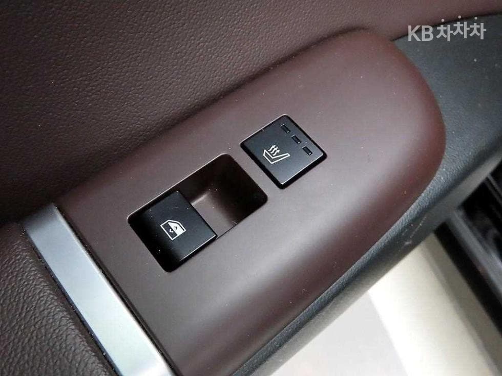 Хюндай Ди Всеново Grandeur (Azera) Хибрид1.6 Турбо Бензин Exclusive - 14