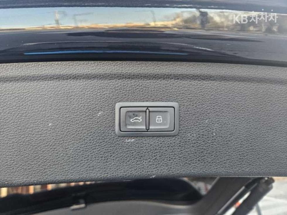 Audi The New Q5(FY)45 TFSI Quattro Premium - 19
