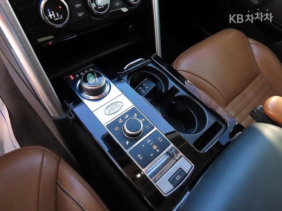 Land Rover 디스커버리53.0 SD6 HSE Luxury - 11