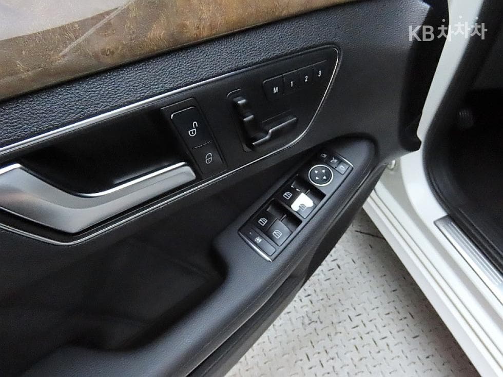 Mercedes-Benz New E-ClassE300 엘레강스 W212 - 13