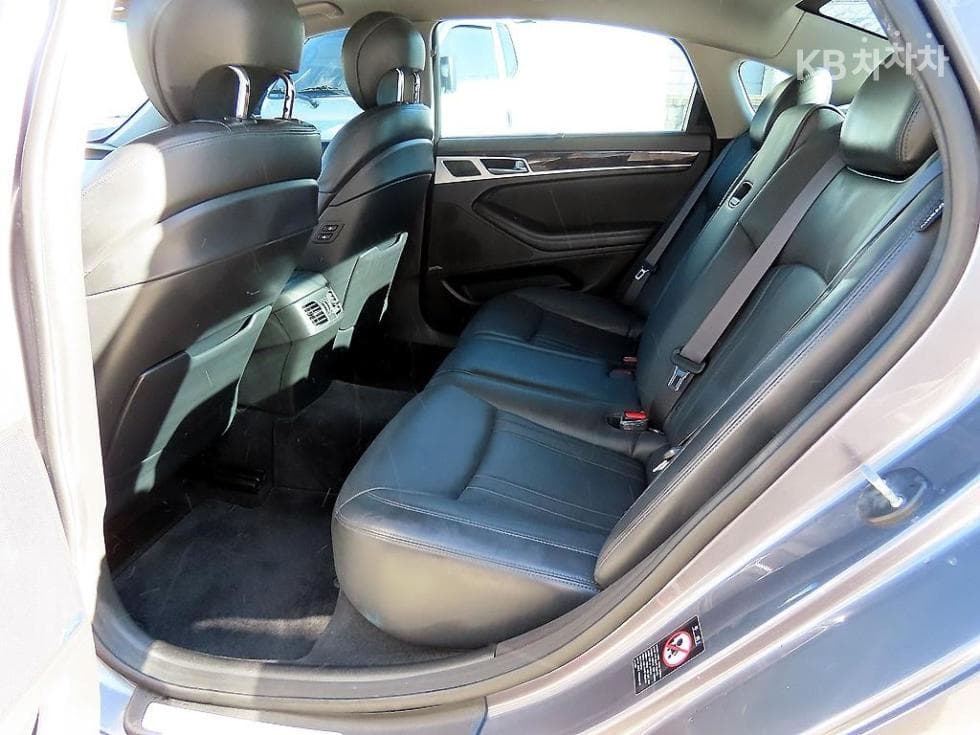 Хюндай ДженезисDHG330 Premium - 6