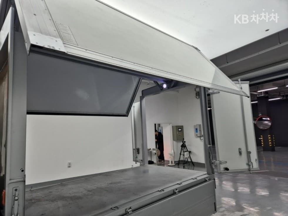 Kia The New (facelift) Bongo 3 (light truck)Wing Body 1 Ton 전동모터식 King Cab Extra Long LLight - 18