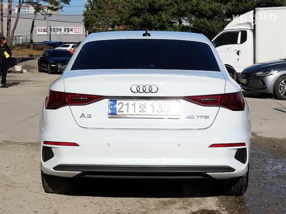 Audi A3 (8Y)40 TFSI Standard - 4