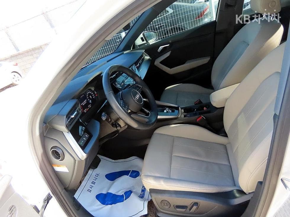 Audi A3 (8Y)40 TFSI Standard - 5