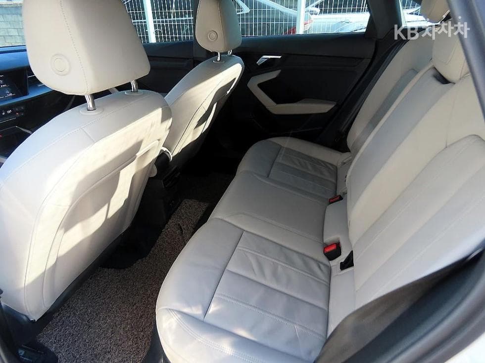 Audi A3 (8Y)40 TFSI Standard - 6