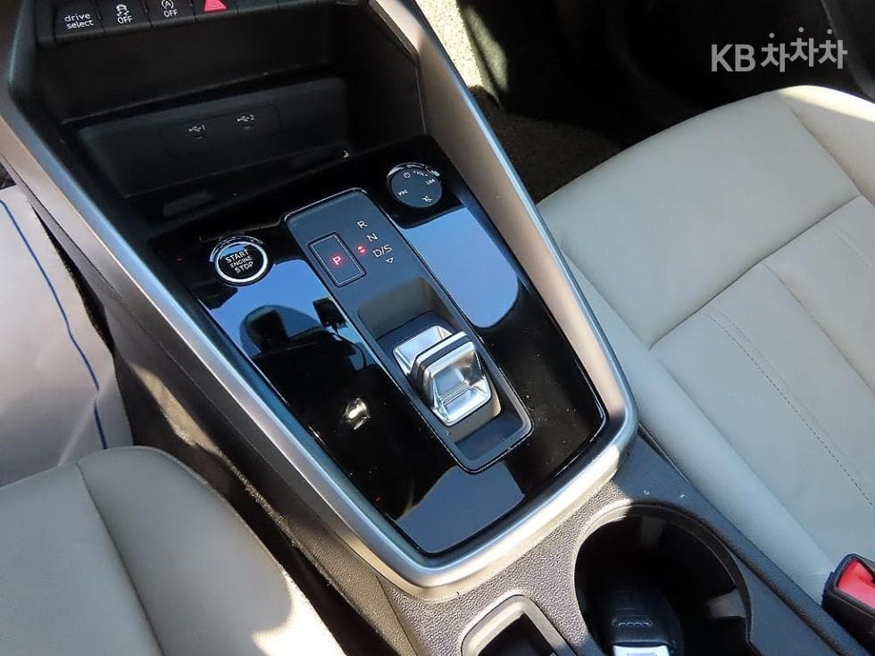 Audi A3 (8Y)40 TFSI Standard - 10