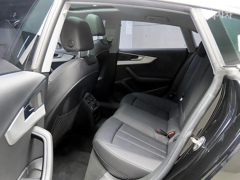 Ауди A5(8W6)40 TFSI Quattro Sportback Стандартен - 6