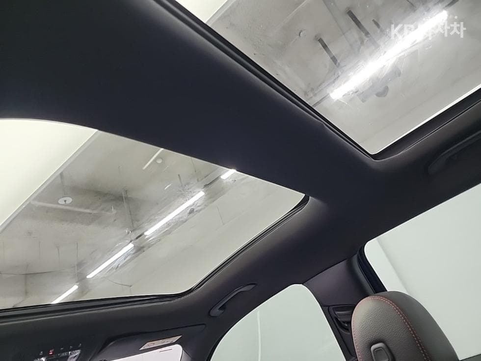 Mercedes-Benz GLB(X247)GLB 250 4Matic - 13